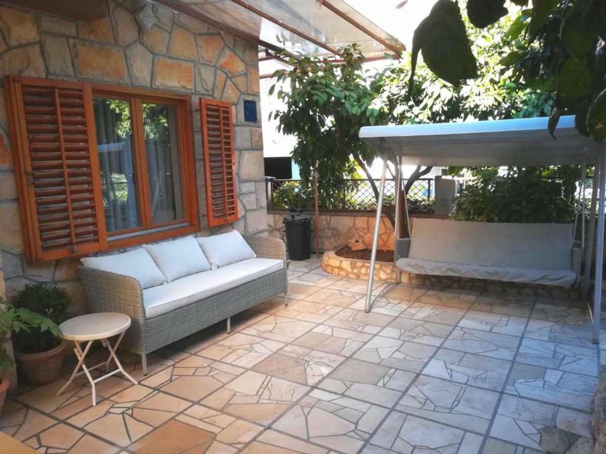 Holiday Home Leonida イェルサ エクステリア 写真